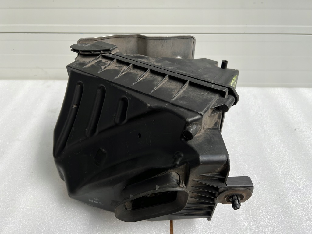 фото №8, Корпус фильтра воздуха renault 165007121r