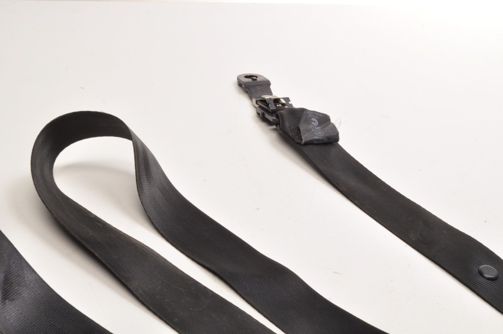 Volvo v40 2 ремень безопасности правый  перед передний 31484536 Киев