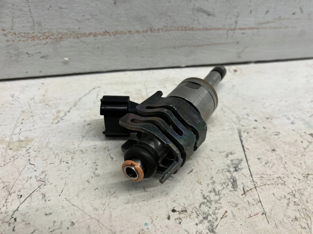 фото №6, Corolla e21 2.0h гібрид форсунка пального 23250-f2050