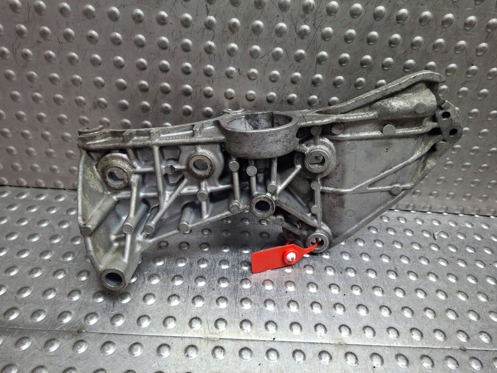 Кронштейн основа генератора 8200669494 renault clio iv captur 1.5 dci 2013- Ціна