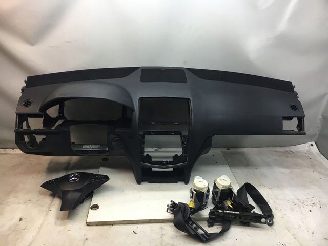 фото №1, Mercedes w204 приборная панель приборная ремни подушки безопасности