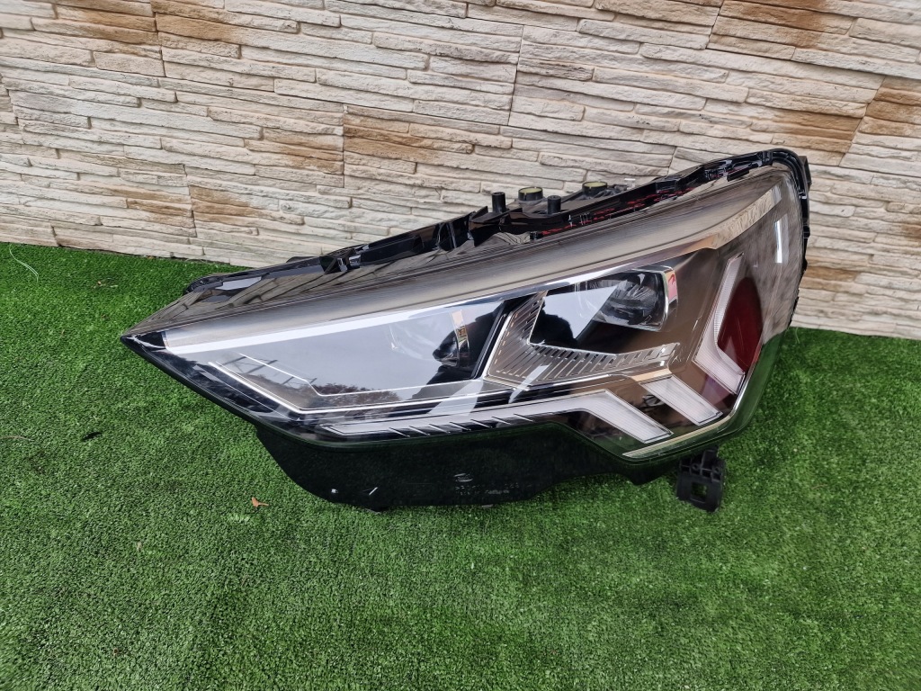 фото №1, Лампа audi q3 rsq3 83a941035 c12s