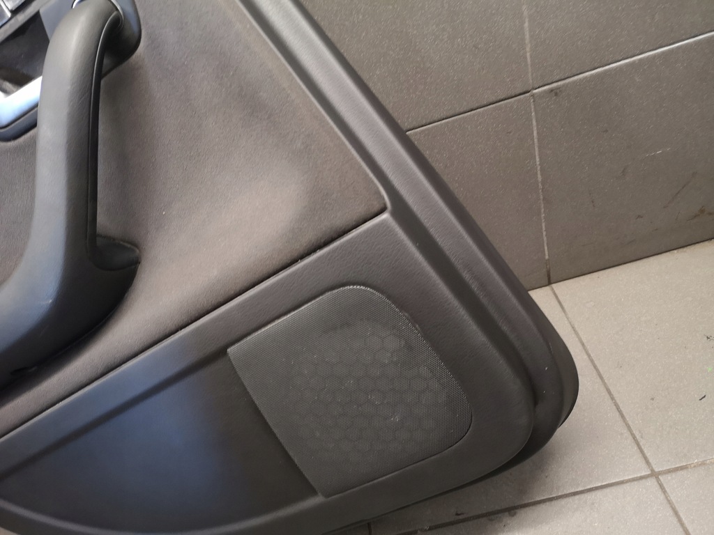 фото №5, Обшивка двері лівий задня audi a4 b7 8e0867305