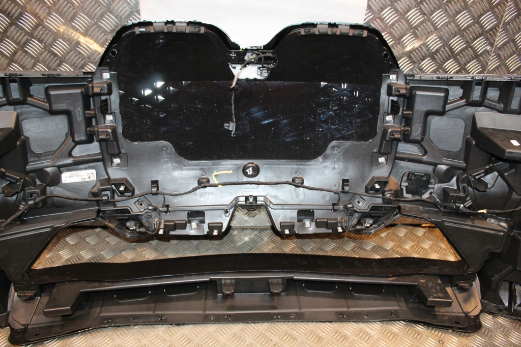 Bmw ix i20 бампер перед mpakiet передний sophistograu Недорого