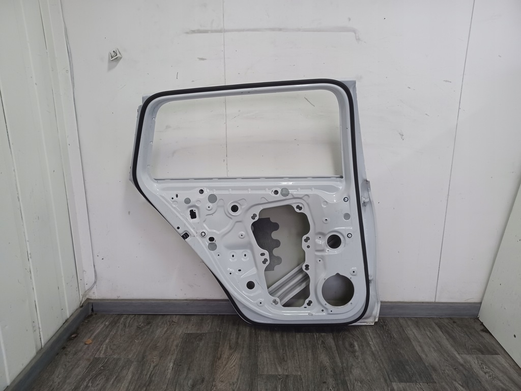 фото №14, Дверь ---- skoda octavia iv kombi ---- задние левая ----