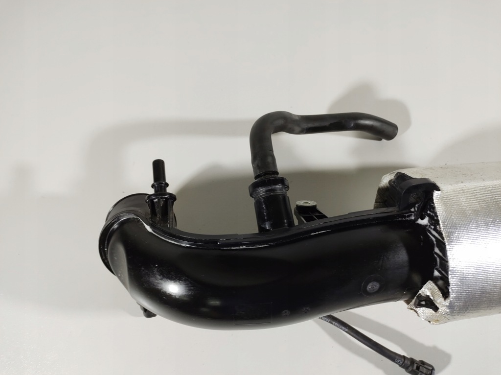 фото №3, Volvo v40 12r- труба шланг повітря 31370975