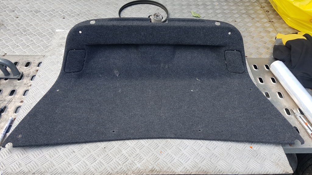 фото №1, Оббивка кришки багажника vw eos lift 1q0867605e