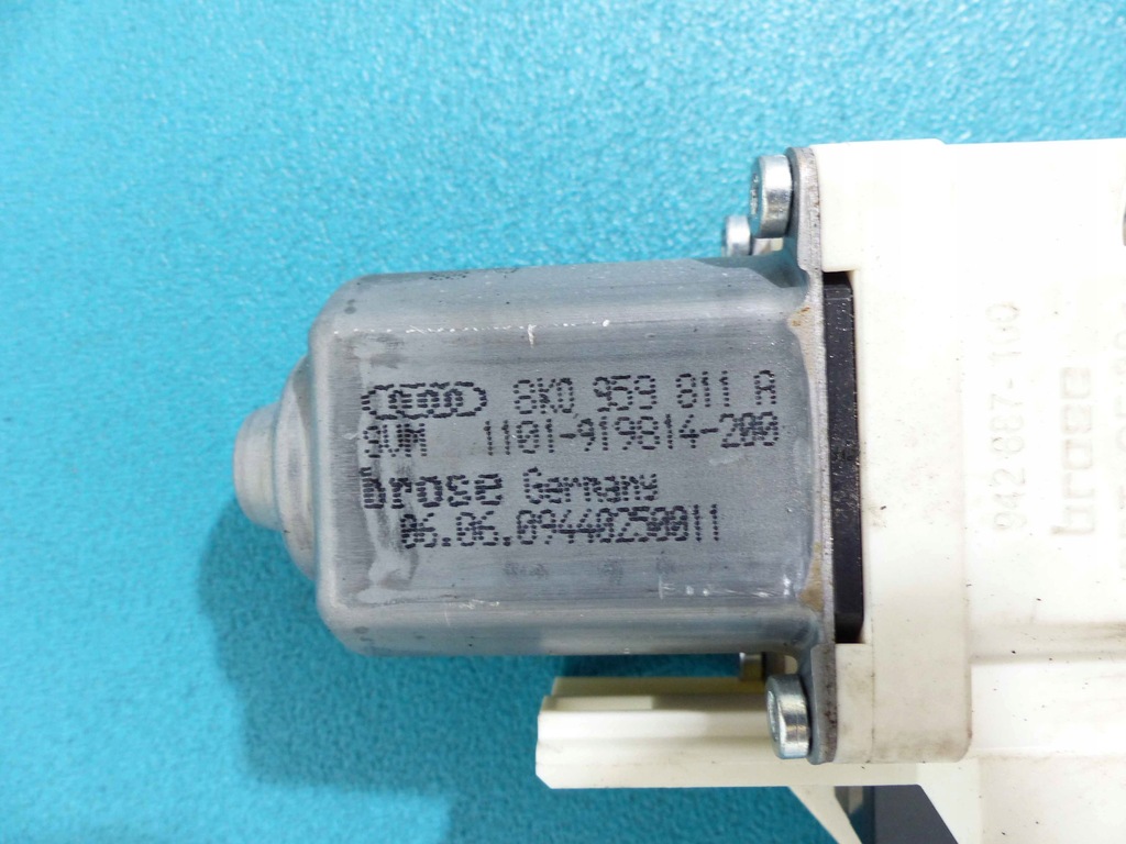 фото №6, Подъемник задняя левый 2 pin audi q5 8r 08-16