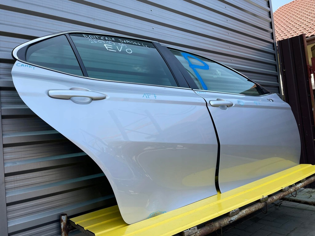 фото №2, Toyota camry viii дверь задняя правый 1f7 17-