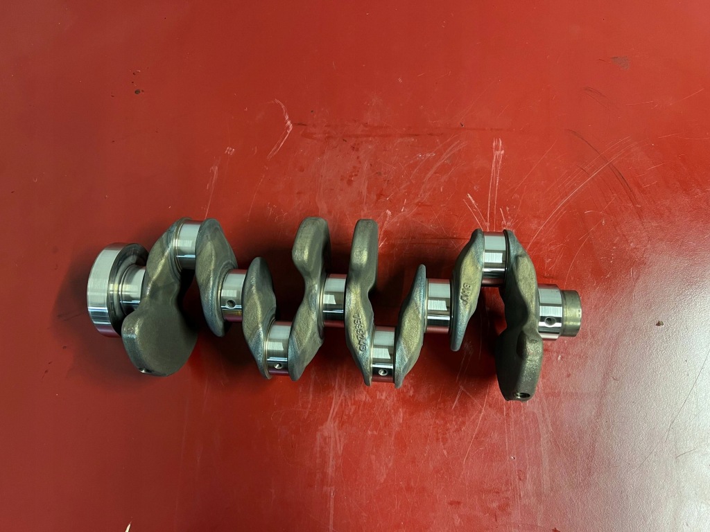 Купити 2015 bmw x3 f25 wał колінчастий 7599248