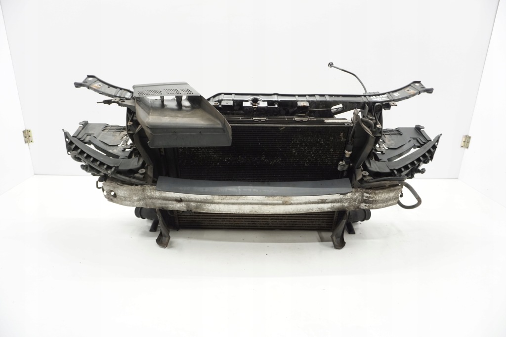 фото №1, Audi a5 8t pas передний усилитель 2.0tdi механическая коробка передач