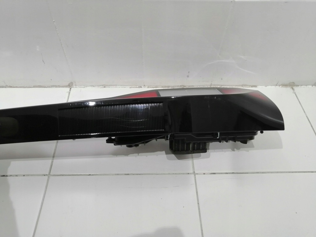 фото №9, Лампа левая задняя задняя vw caddy iv 2k7