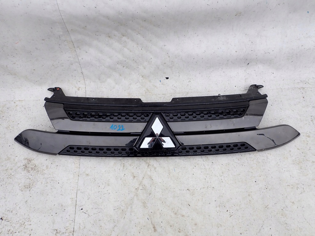 фото №1, Mitsubishi outlander iii lift 18- решітка радіатора решітка радіатора