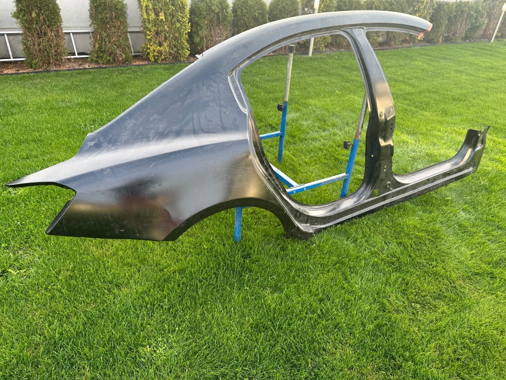 Купить Maserati ghibli крыло  задняя правый  порог стойку перед