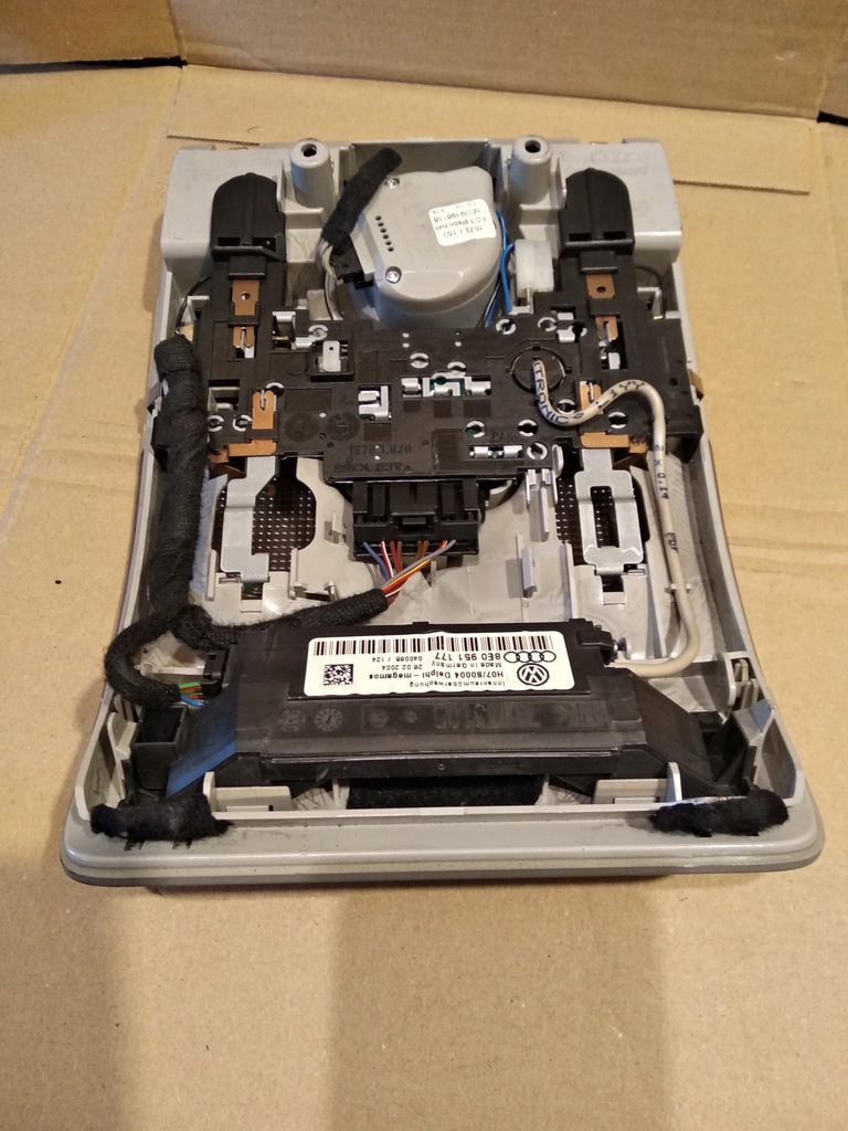 фото №6, Лампа потолочный audi 8e0947135c platin hell