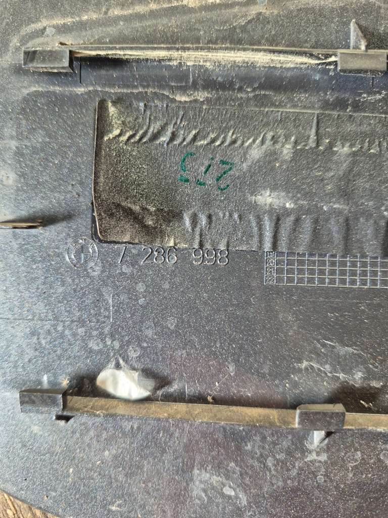 Bmw i01 i3 крышка заливной топлива 7286998 цвет c2v с Разборки