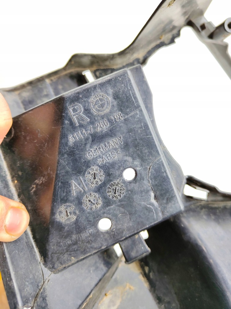 Кронштейн напрямна протитуманної фари перед сторона права bmw 3 f30 f31 7266198 Зі Шроту