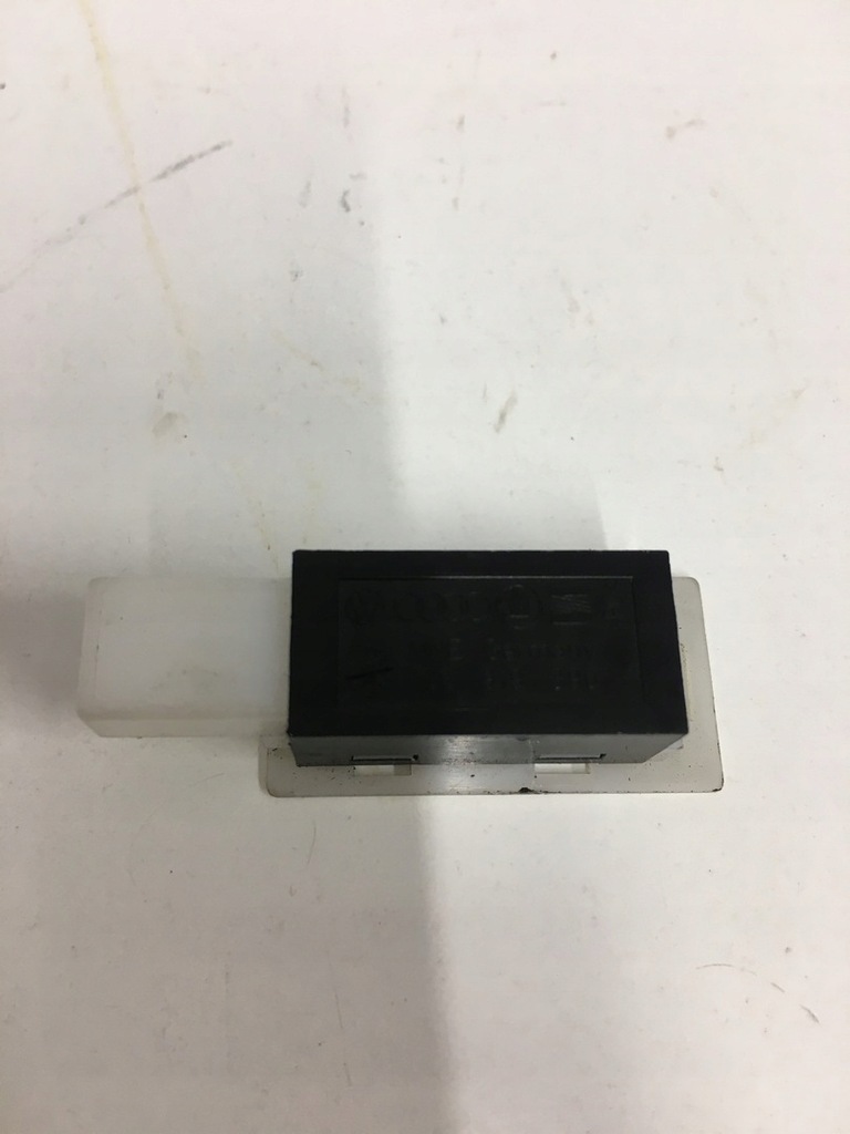 фото №8, Лампа освещение бардачка vw new beetle 1c0919390