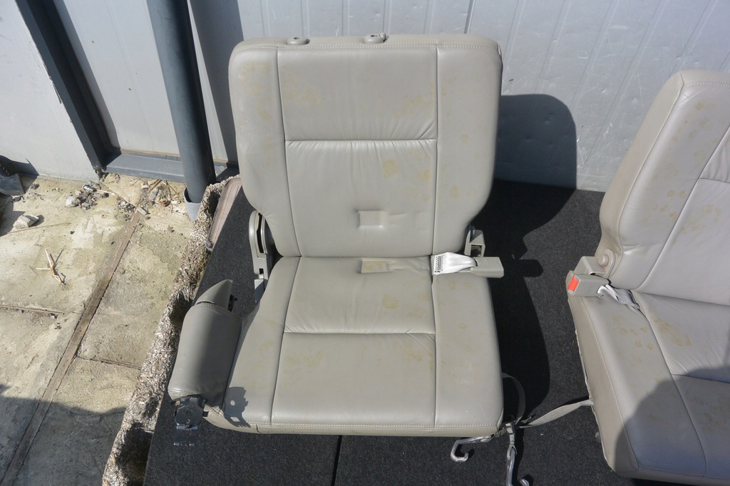 фото №13, Сиденья заднее сиденье салон nissan patrol y61 long 5d кожа 7 мест uk