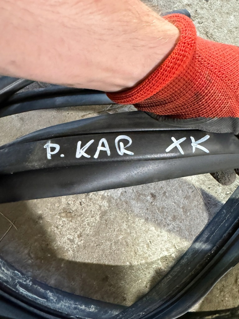 фото №2, Jeep commander xk прокладка кузовная правая