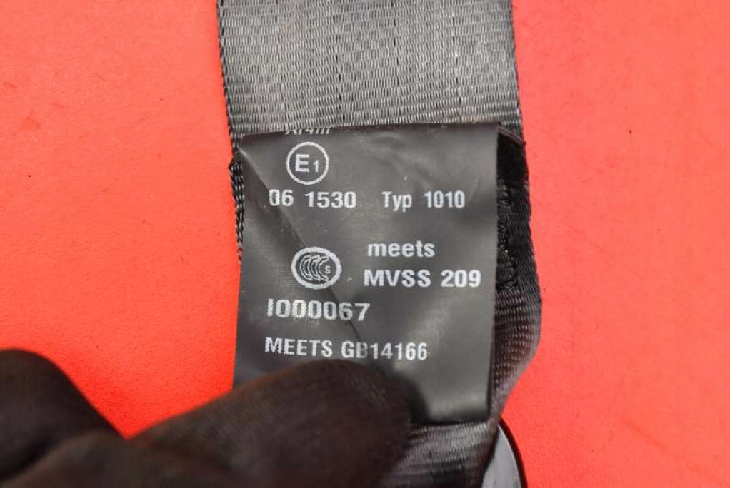 Ремень безопасности левый задний  13443561 opel astra 4 iv j 11-20 в Украине