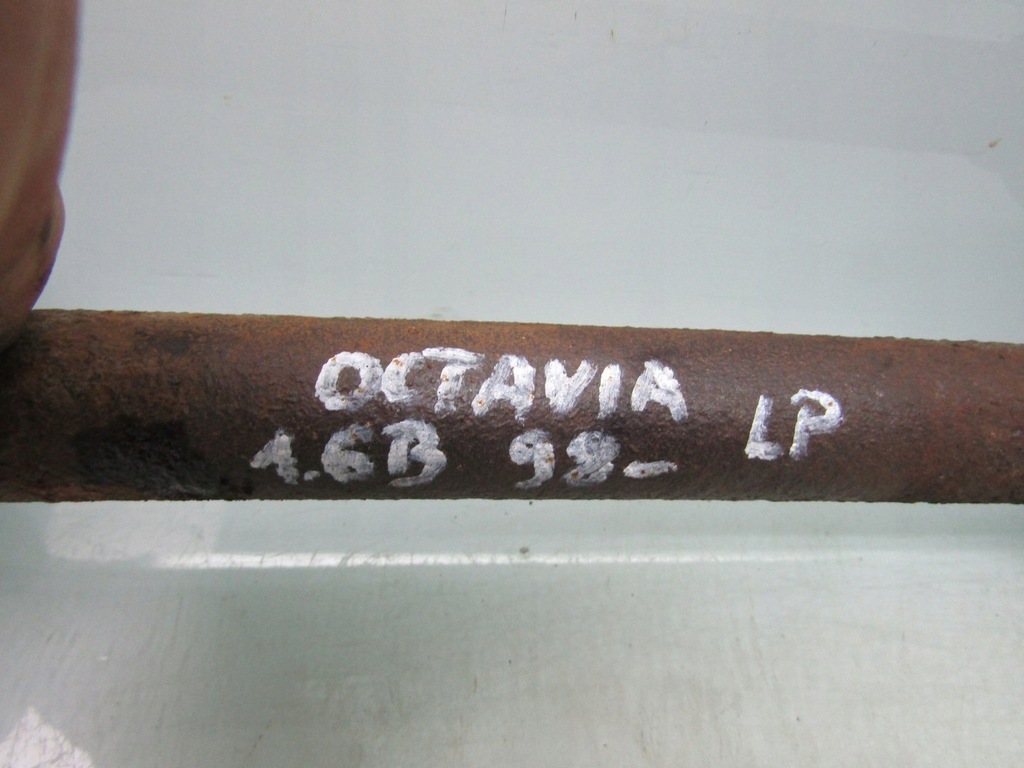 фото №5, Octavia i 1.6 98r приводной вал левая