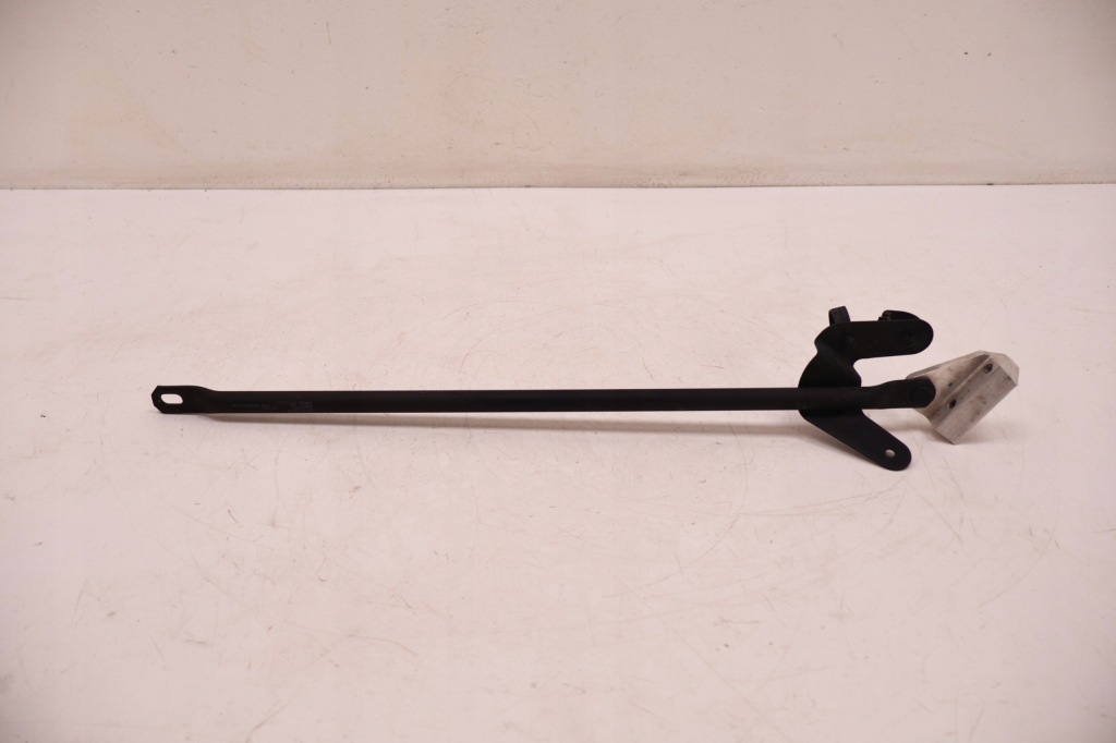 фото №3, Volvo xc60 ii кронштейн поперечина передний правый 31651629