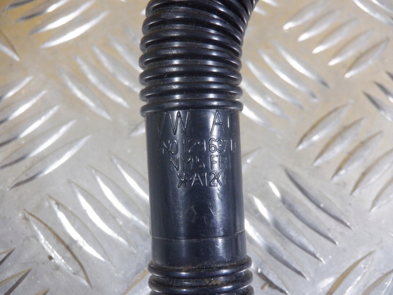 фото №4, Vw tiguan 5n трубка вентиляционная 5n0129637d