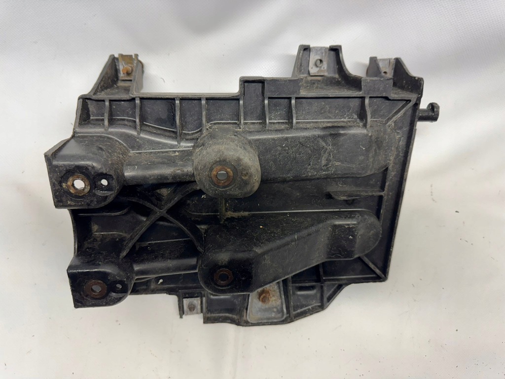 фото №1, Audi tt основание аккумулятор 8n8804373