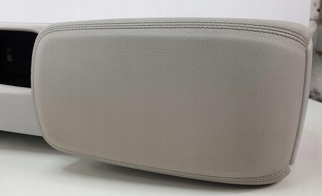 фото №4, Туннель средний подлокотник mercedes w246 светлый