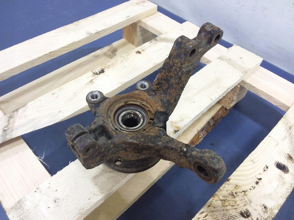 фото №4, Dacia sandero i 1.2 16v поворотний кулак права перед