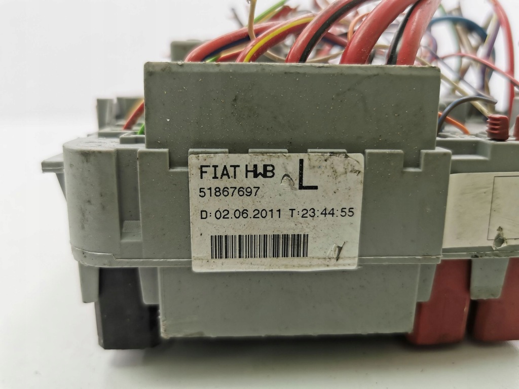 фото №8, Alfa romeo giulietta 2010 рамка / модуль предохранителей