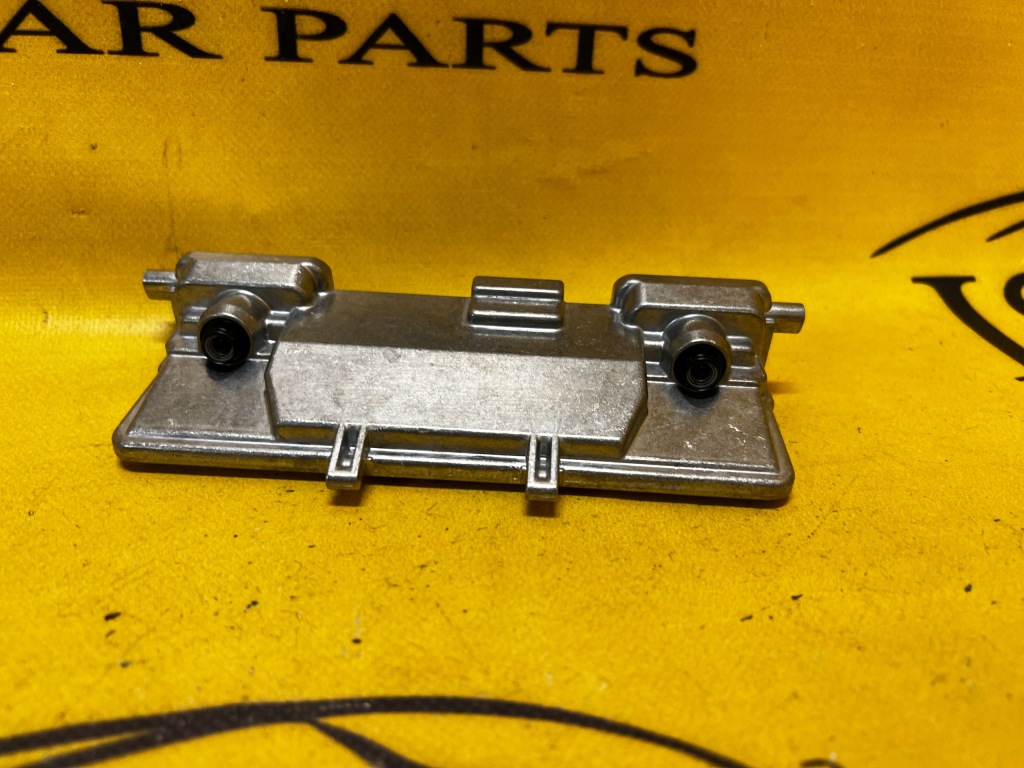 фото №1, Камера модуль ассистент поперечина перед land rover discovery v l550