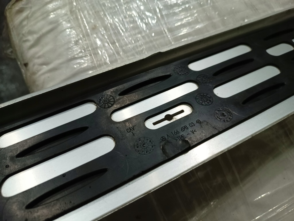 фото №11, Mercedes gle w166 - молдинг порог na подножка левая