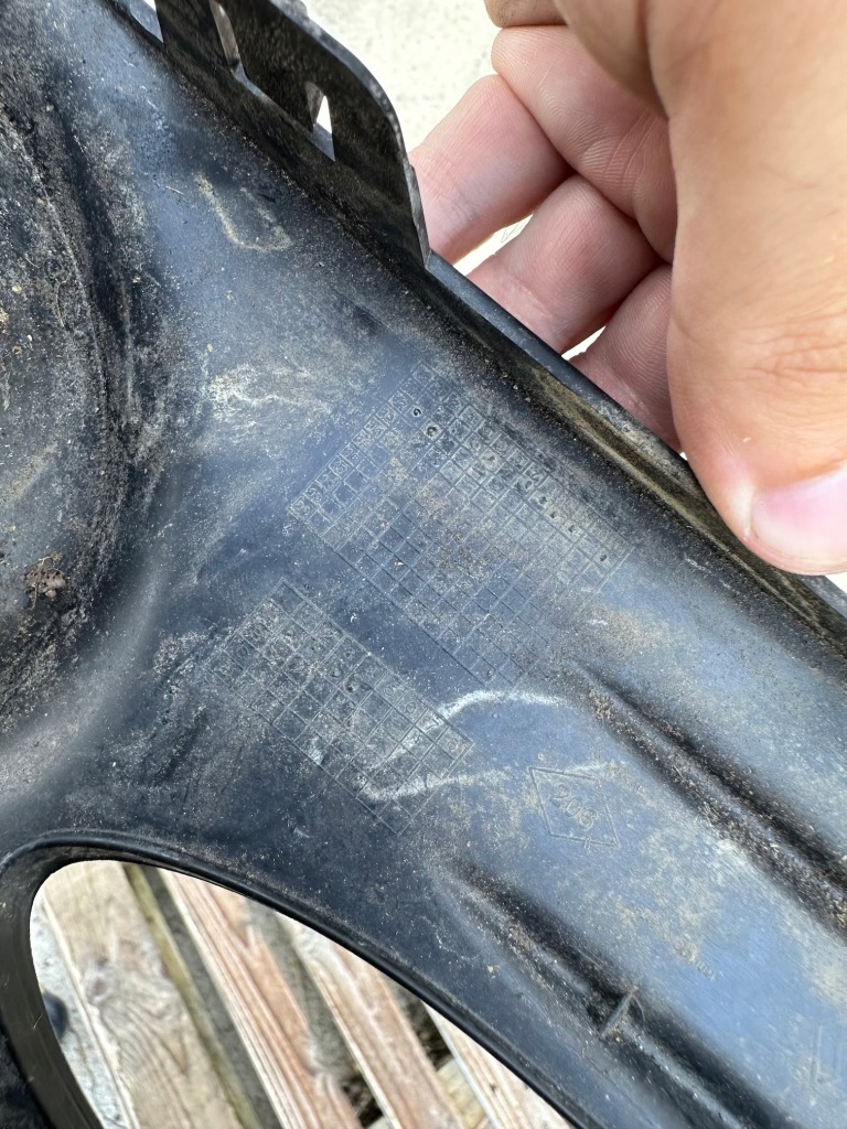 Решётка левая бампер перед renault megane iii lift Оригинал