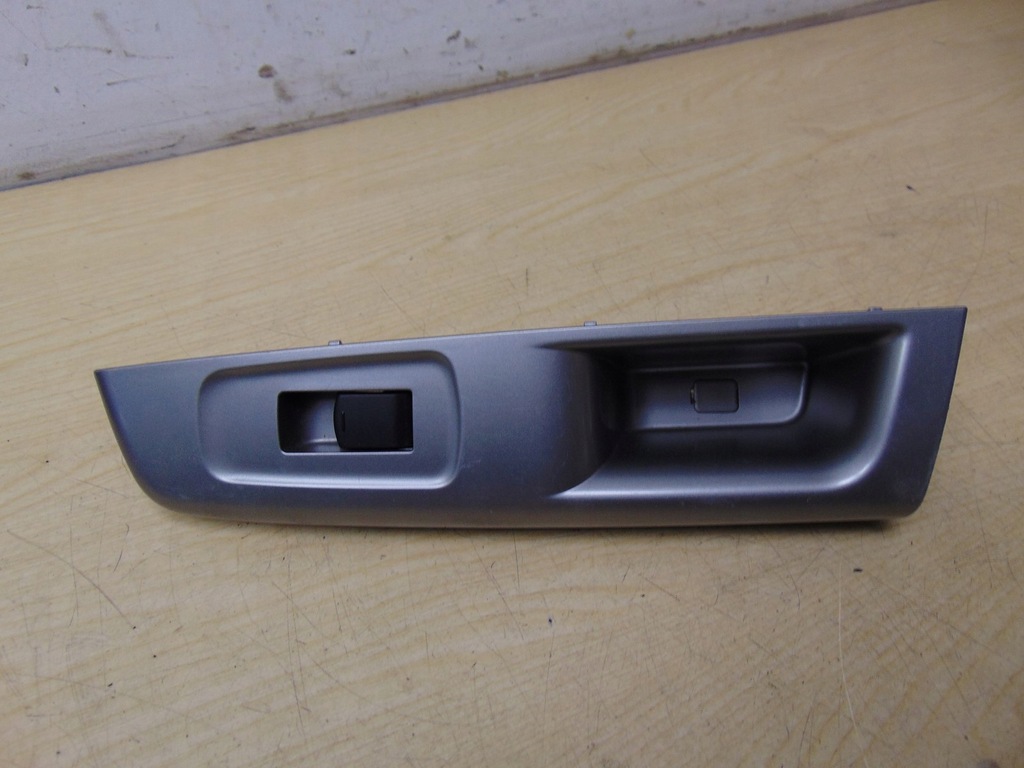 фото №1, Переключатель стекло правый задняя subaru forester iii eu