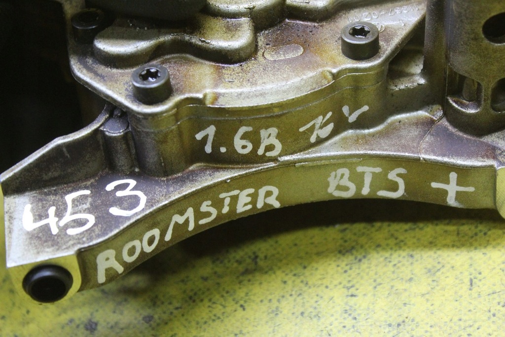 фото №12, Насос масла golf v roomster 1.6 16v 03c105n bts