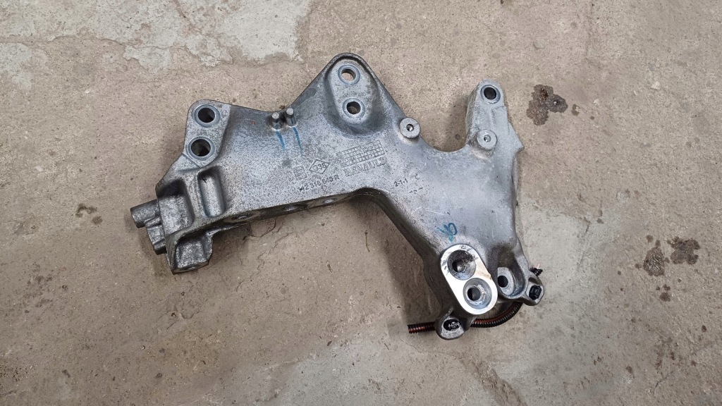 фото №1, Кронштейн кронштейн кронштейн двигуна 112318640r renault espace v 5 1.6 dci 15r