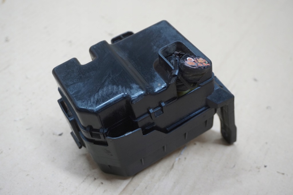 фото №6, Hyundai terracan коробка реле 2,9 crdi