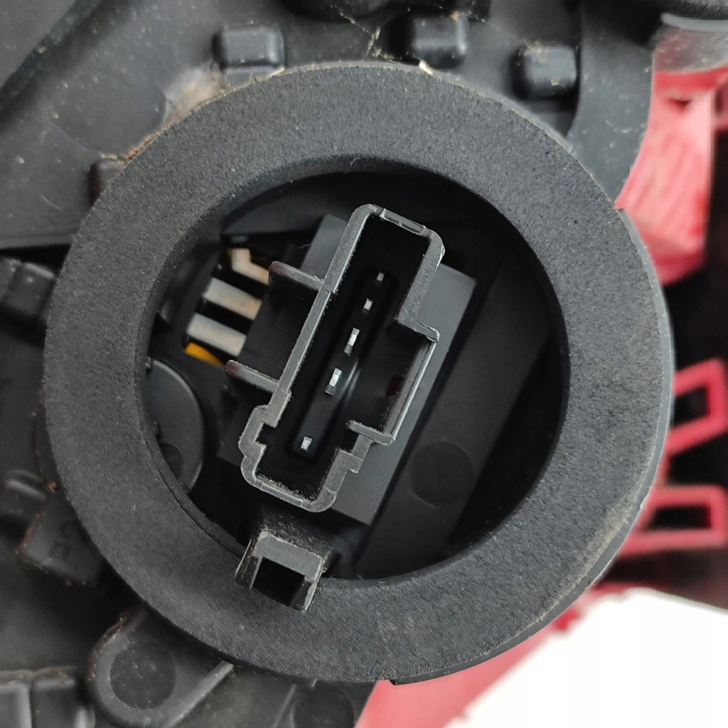 фото №7, Citroen c5 2010 права сторона лампа задня