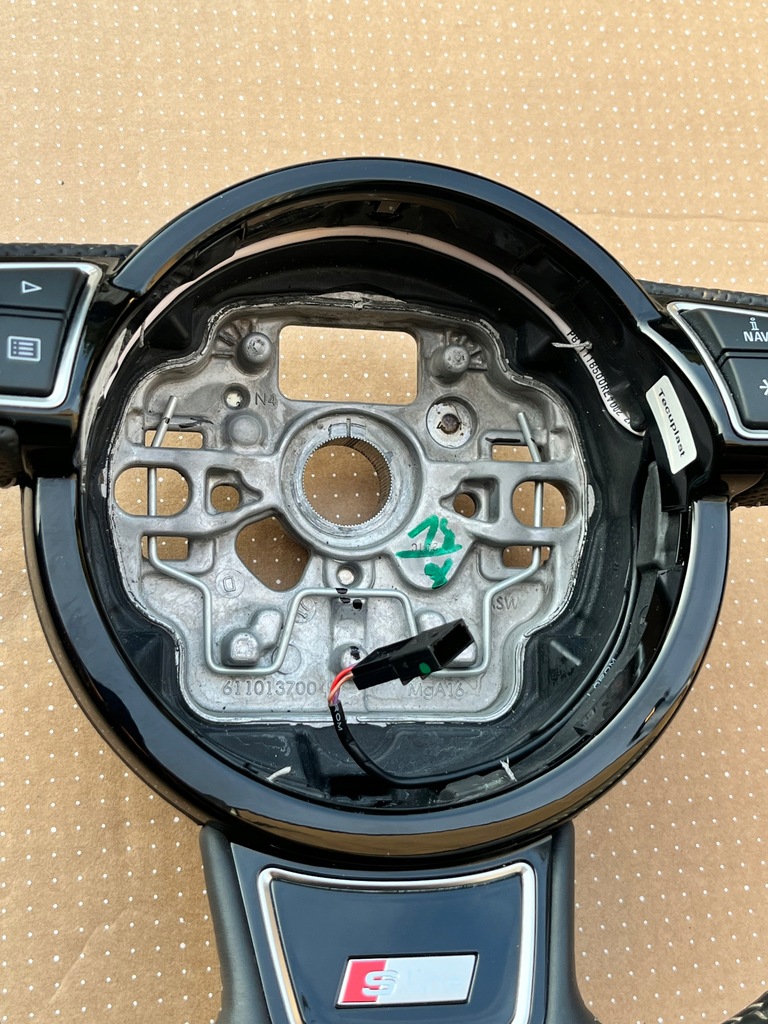 фото №9, Воздуховод 3-спицевой s-line мультифункция audi a6 a7 c7 4g0 4g ładna кожа