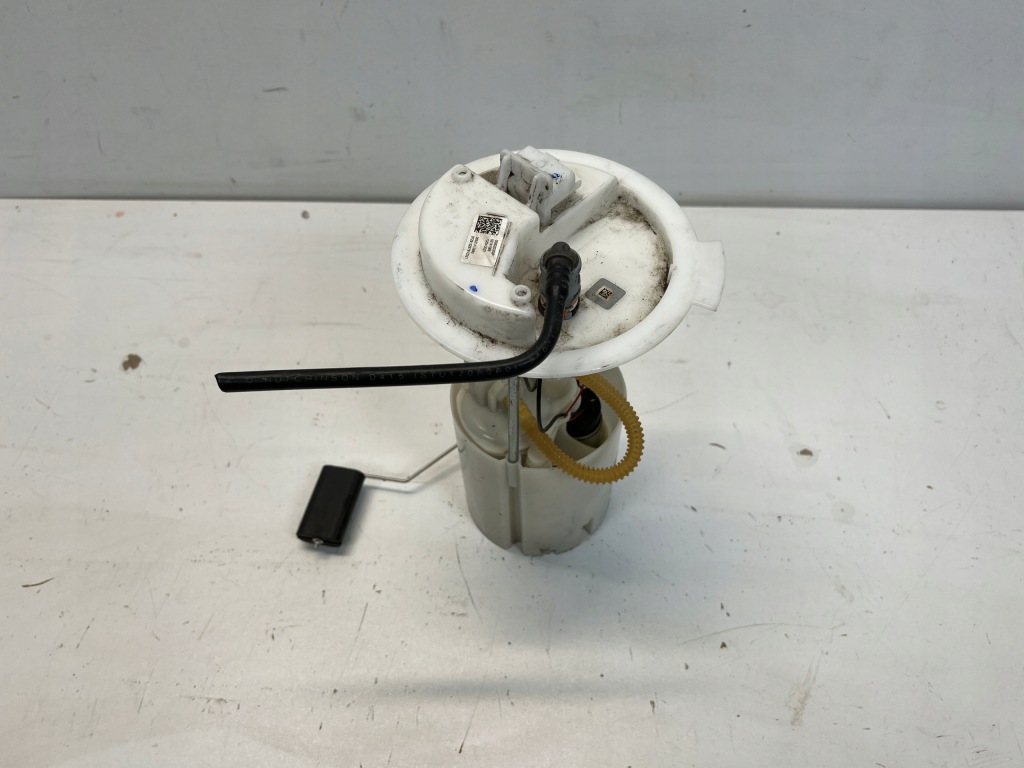 Купити Jeep compass ii 1.3 насос пального 0052141089