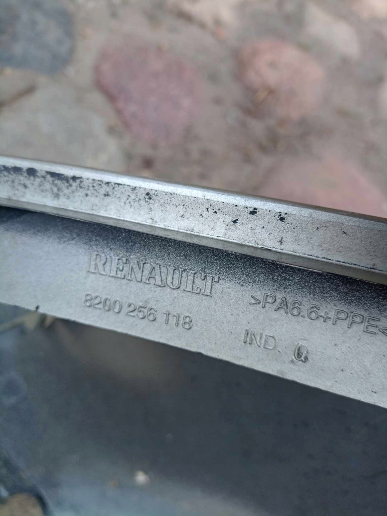 Крыло  правый  передний renault clio 3 185 Недорого