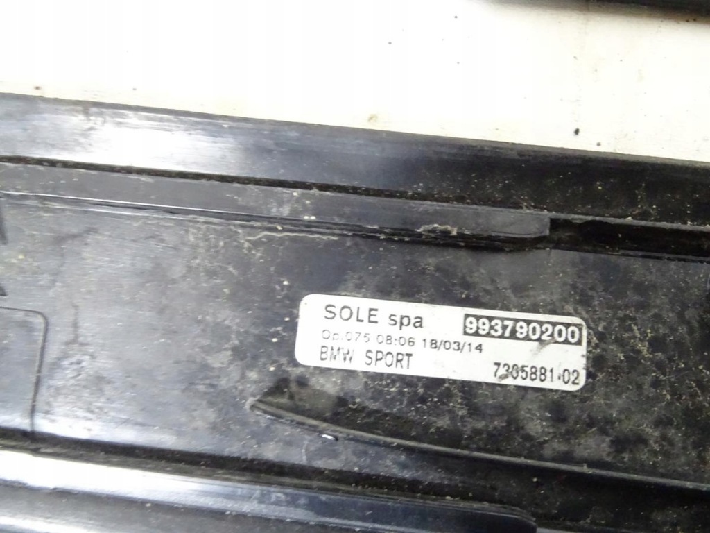 Накладка  накладка защита порога  левая 1 правая bmw seria 1 f20 f21 11-2015 sport Доставка
