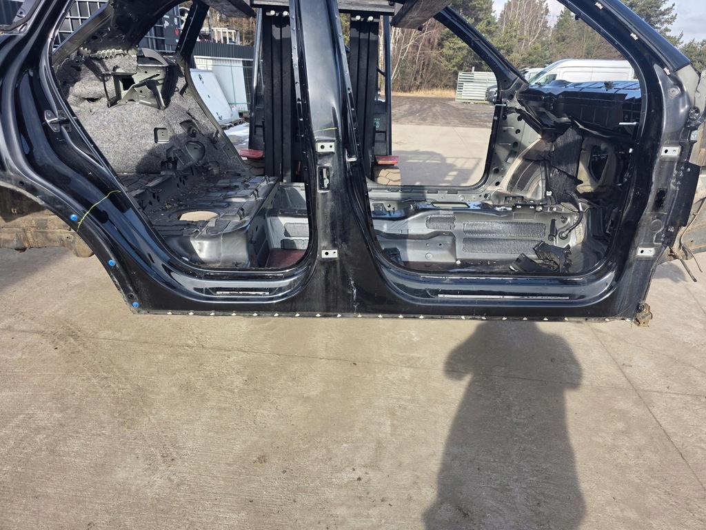 фото №1, Чверть поріг правий сторона пасажира audi q3 8u 2011-2016 оригінал !!!