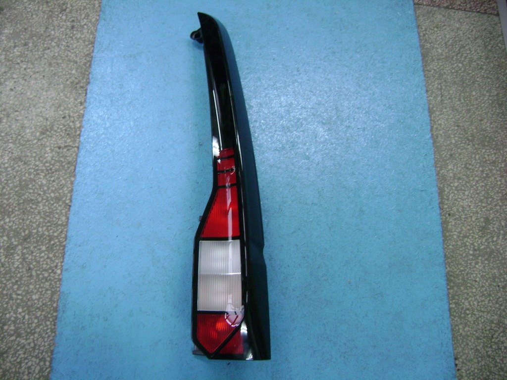 фото №1, Vw caddy 2k7 правый задняя лампа задняя