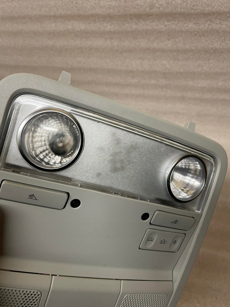 фото №10, Vw лампа потолочный серая 561868837a 1k0947133e