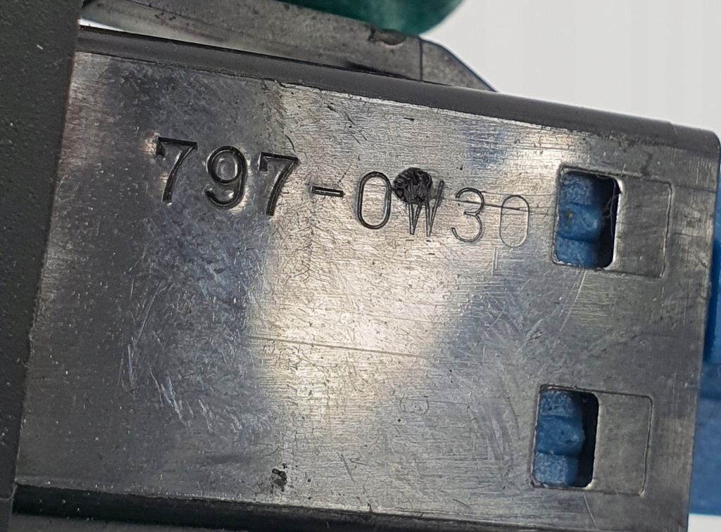 фото №4, Кнопка trunk відкривач mazda rx-8 15a257