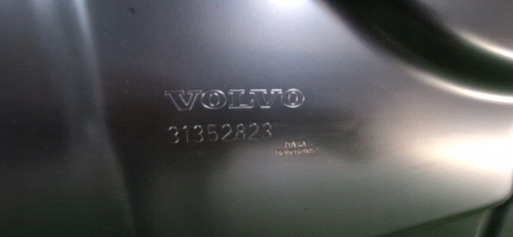 Капот перед передняя volvo s60 2 v60 2 рестайлинг  31352823 новая в Украине