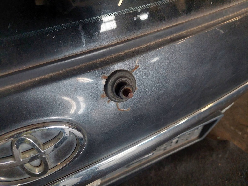 фото №10, Kompletny задня кришка багажника багажника бампер лампи toyota avensis verso i 1e2